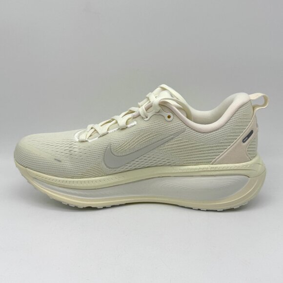 Nike Womens Vomero 18 Coconut Milk Sail Shoes Sz 8 Running HM6804-110 Read - Picture 5 of 11